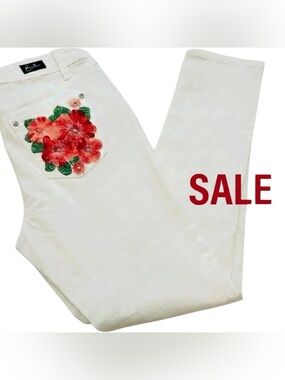 Earl Jeans White Skinny Jeans with Floral Embroidered & crystal Back Pocket Sz 6